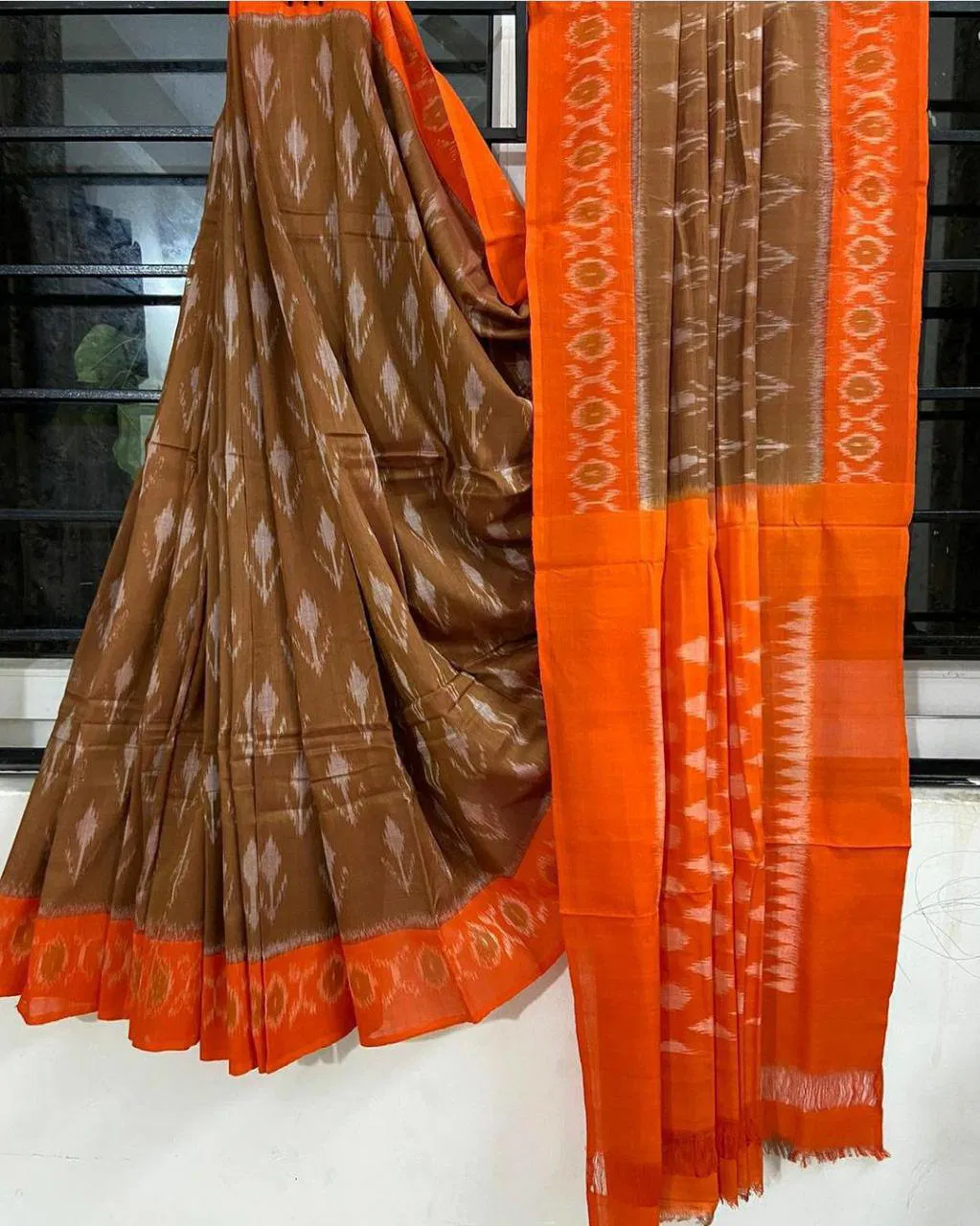 MG 113 Mangalya Plain Linen Digital Print Saree Catalog